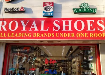 Royal-shoes-Shoe-store-Vadodara-Gujarat-1