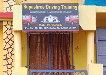 Rupashree-driving-training-Driving-schools-Cuttack-Odisha-1