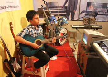 Sai-nanak-music-academy-Guitar-classes-Navi-mumbai-Maharashtra-2