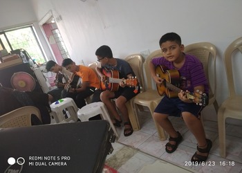 Sai-nanak-music-academy-Guitar-classes-Vashi-mumbai-Maharashtra-3