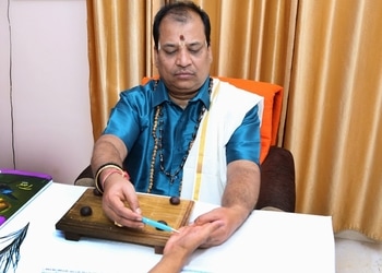Sai-upasak-Palmists-Armane-nagar-bangalore-Karnataka-1