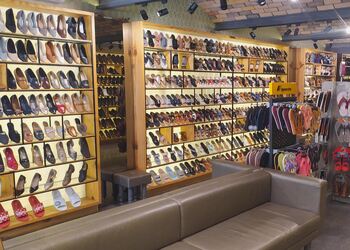 Sangam-shoes-Shoe-store-Vadodara-Gujarat-2