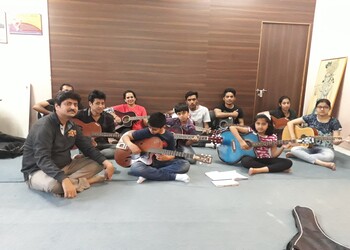 Sanjeev-kohli-guitar-and-piano-online-academy-Guitar-classes-Chandigarh-Chandigarh-1