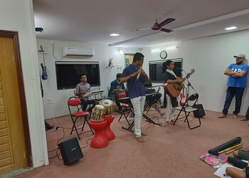 Sankalpana-flute-and-music-academy-Guitar-classes-Aurangabad-Maharashtra-3