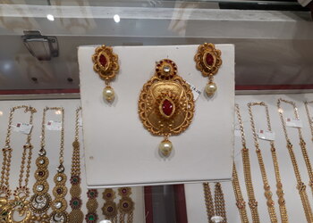 Saravana-stores-elite-diamonds-Jewellery-shops-Chennai-Tamil-nadu-3