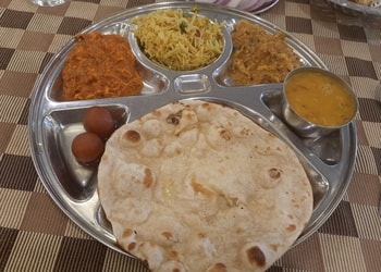 Sarvottam-the-restaurant-Pure-vegetarian-restaurants-Udhna-surat-Gujarat-3