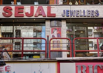Sejal-jewellers-pvt-ltd-Jewellery-shops-Athwalines-surat-Gujarat-1