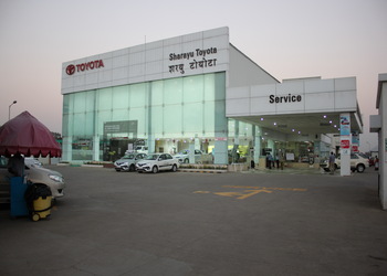 Sharayu-toyota-Car-dealer-Osmanpura-aurangabad-Maharashtra-1
