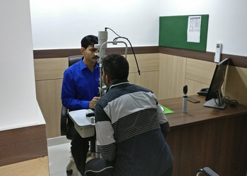 Sharp-sight-eye-hospital-Lasik-surgeon-Dalgate-srinagar-Jammu-and-kashmir-3