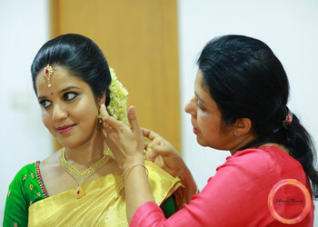 Shimna-thomas-makeup-artist-Bridal-makeup-artist-Kozhikode-Kerala-3