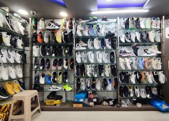 Shoe-gallery-Shoe-store-Vadodara-Gujarat-2