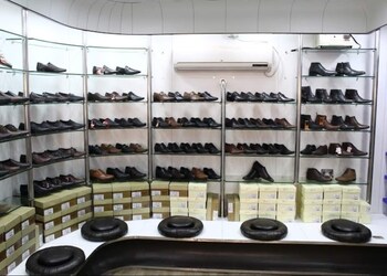 Shoehorn-Shoe-store-Srinagar-Jammu-and-kashmir-3