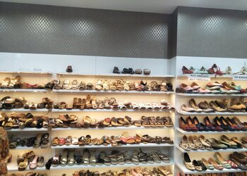 Shoeland-Shoe-store-Jalandhar-Punjab-3