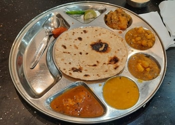 Shree-balajee-bhojanalaya-Pure-vegetarian-restaurants-Puri-Odisha-3