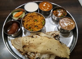 Shree-rathnam-restaurant-Pure-vegetarian-restaurants-Ghaziabad-Uttar-pradesh-3