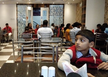 Shree-santosh-family-dhaba-Pure-vegetarian-restaurants-Autonagar-vijayawada-Andhra-pradesh-3