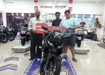 Shreeji-motors-yamaha-showroom-Motorcycle-dealers-Jamnagar-Gujarat-1