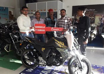 Shreeji-motors-yamaha-showroom-Motorcycle-dealers-Jamnagar-Gujarat-3