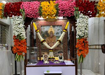 Shri-akkalkot-swami-samarth-maharaj-math-Temples-Dadar-mumbai-Maharashtra-2