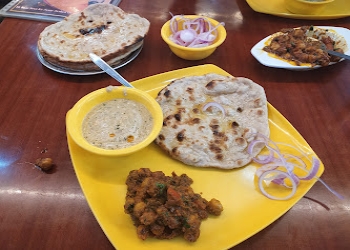 Shri-balaji-dhaba-Pure-vegetarian-restaurants-Aminabad-lucknow-Uttar-pradesh-1
