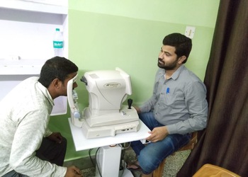 Shubh-sarvdrishti-eye-hospital-Lasik-surgeon-Gaya-Bihar-2