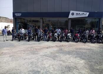 Siddhi-vinayaka-bajaj-Motorcycle-dealers-Guntur-Andhra-pradesh-1