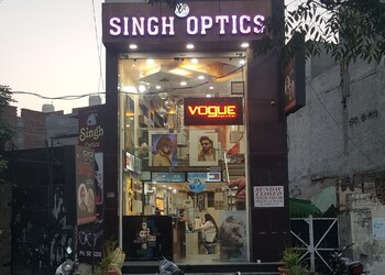 Singh-optics-Opticals-Model-town-ludhiana-Punjab-1