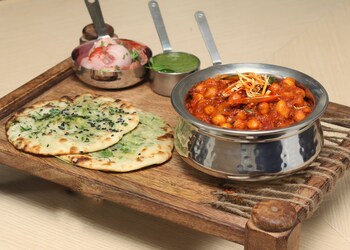 Singh-saab-Family-restaurants-Chembur-mumbai-Maharashtra-3