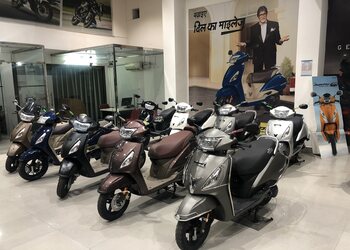 Sk-jain-tvs-Motorcycle-dealers-Rohtak-Haryana-3