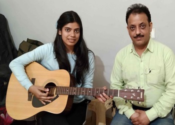 Sk-shanu-music-classes-Guitar-classes-Model-town-ludhiana-Punjab-2