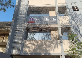 Skin-miracle-clinic-dr-deep-jarsania-Dermatologist-doctors-Rajkot-Gujarat-2