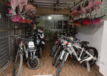 Somik-cycles-Bicycle-store-Chembur-mumbai-Maharashtra-3