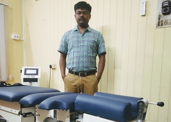 Spine-and-joint-clinic-Physiotherapists-Saltlake-bidhannagar-kolkata-West-bengal-1
