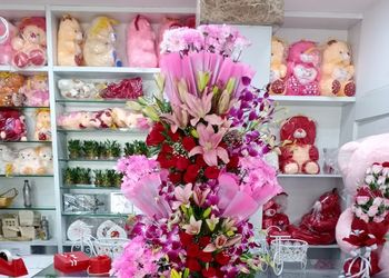 Spring-blossoms-florist-Flower-shops-Hyderabad-Telangana-3