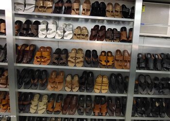 Sreeleathers-Shoe-store-Patna-Bihar-3