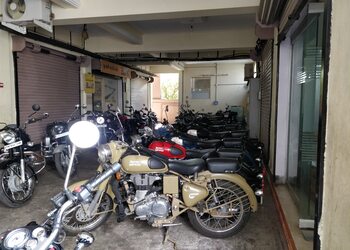Sri-kalikambal-autos-Motorcycle-dealers-Thottapalayam-vellore-Tamil-nadu-3