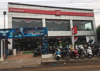 Sri-santosh-honda-Motorcycle-dealers-Autonagar-vijayawada-Andhra-pradesh-1