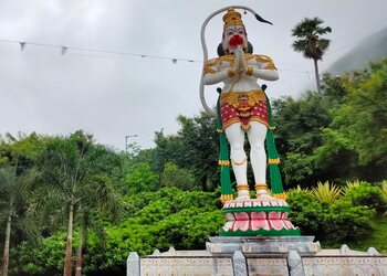 Sri-varahalakshmi-narasimha-swamy-vari-devasthanam-Temples-Vizag-Andhra-pradesh-2