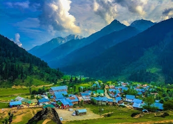 Srinagar-tour-travel-Travel-agents-Batamaloo-srinagar-Jammu-and-kashmir-1
