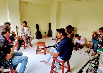 Stein-music-academy-Guitar-classes-Tarabai-park-kolhapur-Maharashtra-2
