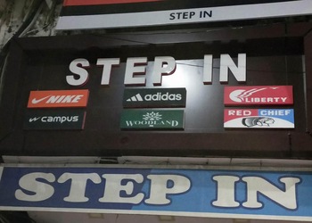 Step-in-an-authorised-shoe-shop-Shoe-store-Daltonganj-Jharkhand-1