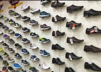 Step-in-an-authorised-shoe-shop-Shoe-store-Daltonganj-Jharkhand-2
