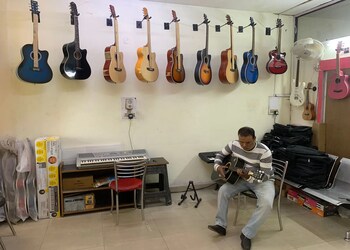 String-music-academy-Guitar-classes-Zirakpur-Punjab-2