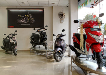 Sudarshan-motors-Motorcycle-dealers-Dhantoli-nagpur-Maharashtra-2