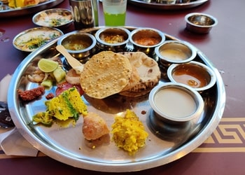 Sukanta-thali-Pure-vegetarian-restaurants-Deccan-gymkhana-pune-Maharashtra-2