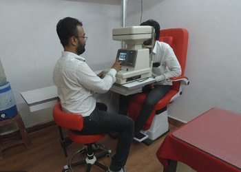Sumeet-opticals-eye-care-Eye-hospitals-Latur-Maharashtra-2
