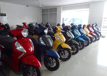 Supreme-motors-Motorcycle-dealers-Perundurai-erode-Tamil-nadu-3