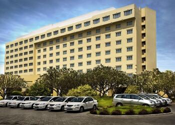 Surat-marriott-hotel-5-star-hotels-Surat-Gujarat-1