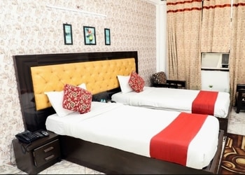Surya-palace-3-star-hotels-Noida-Uttar-pradesh-3
