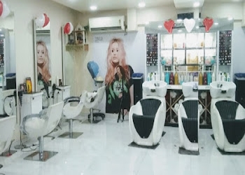 Sybarite-salon-and-academy-Beauty-parlour-Aundh-pune-Maharashtra-2